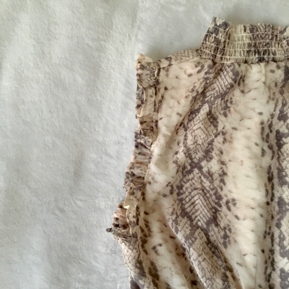 Japna Rattlesnake Print Mockneck Sleeveless Top - Picture 6 of 7